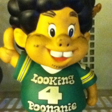 Looking 4 Poonanie