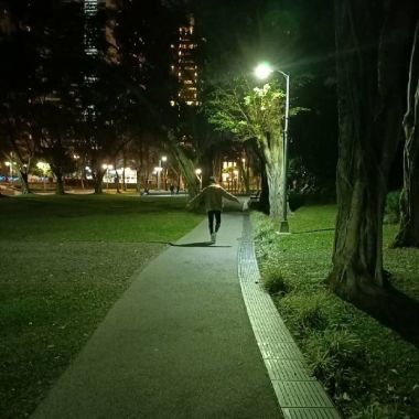 我在