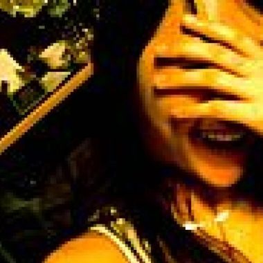 論可能也有張芸京的歌聲