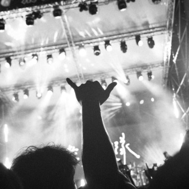 🤘🏼