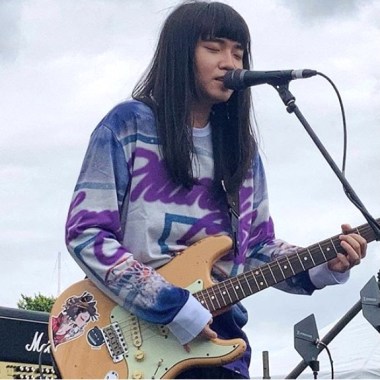 🎸
