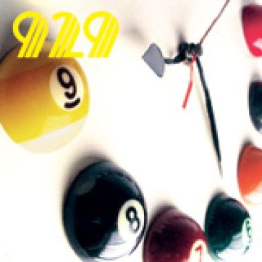929