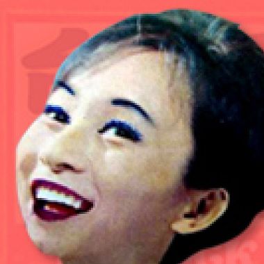 襯 衫  。
