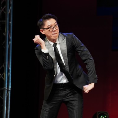 康康