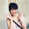 成綺聽音樂
