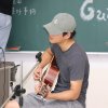 李