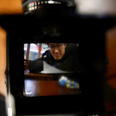 牵着你的手走过