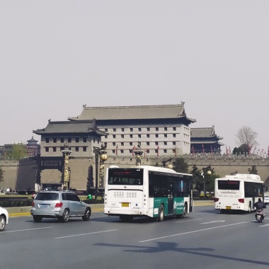 我与幸福隔着一条街