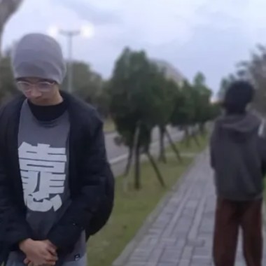 靠悲情歌