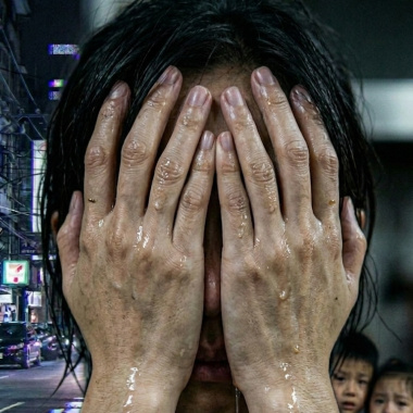 Derrière la Porte (門後) (2)