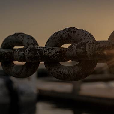 鎖鏈Chained