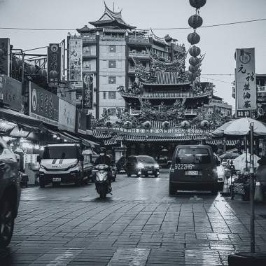 離鄉背井 Away from home