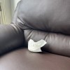 一個人在couch上