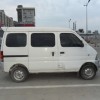 白色面包车