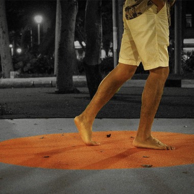 裸腳踏地球 Barefoot Walk