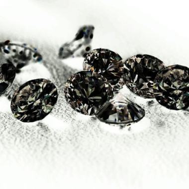 Emerging Diamond Engagement Ring Trends: Uniqueness, Vintage Inspiration, and Mixed Metals