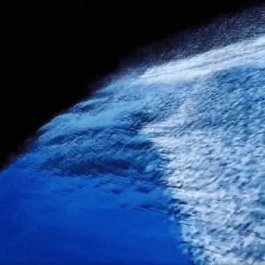 海與探照燈