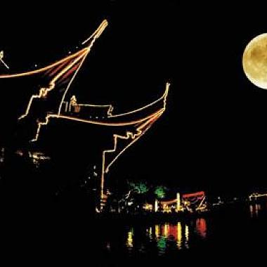 Oriental moonlight