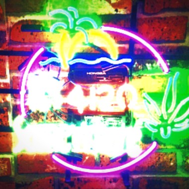 Neon Pub pt.1