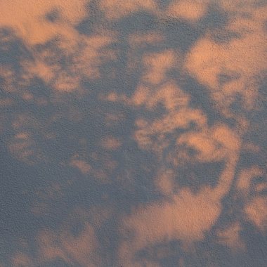Echoes on cobblestone
