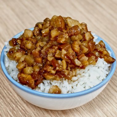 來金勇滷肉飯吧