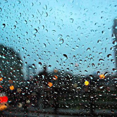 好像下雨了