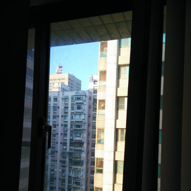 3.《黑色盒子》  