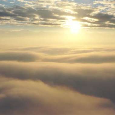 雲層頂端