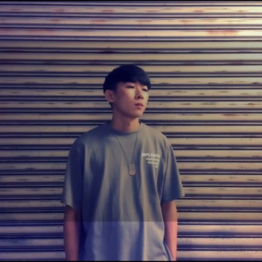 該醒了吧-Wake up.Right now