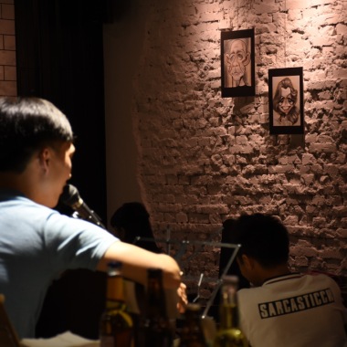 你不知道外面即將下起大雨