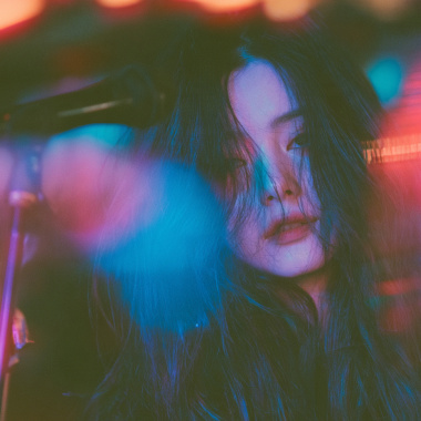 她已經不是從前那個女孩
