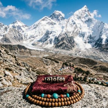 天珠傳說（Legend of Dzi Beads)