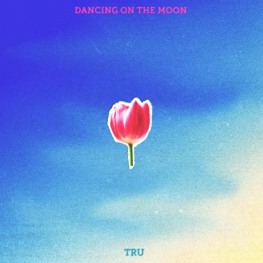和妳月亮上跳舞 Dancing On The Moon