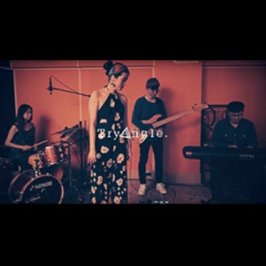 TryAngle - Loopya  feat. Vicky Sun (Live Session)