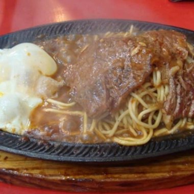 蘑菇醬牛排